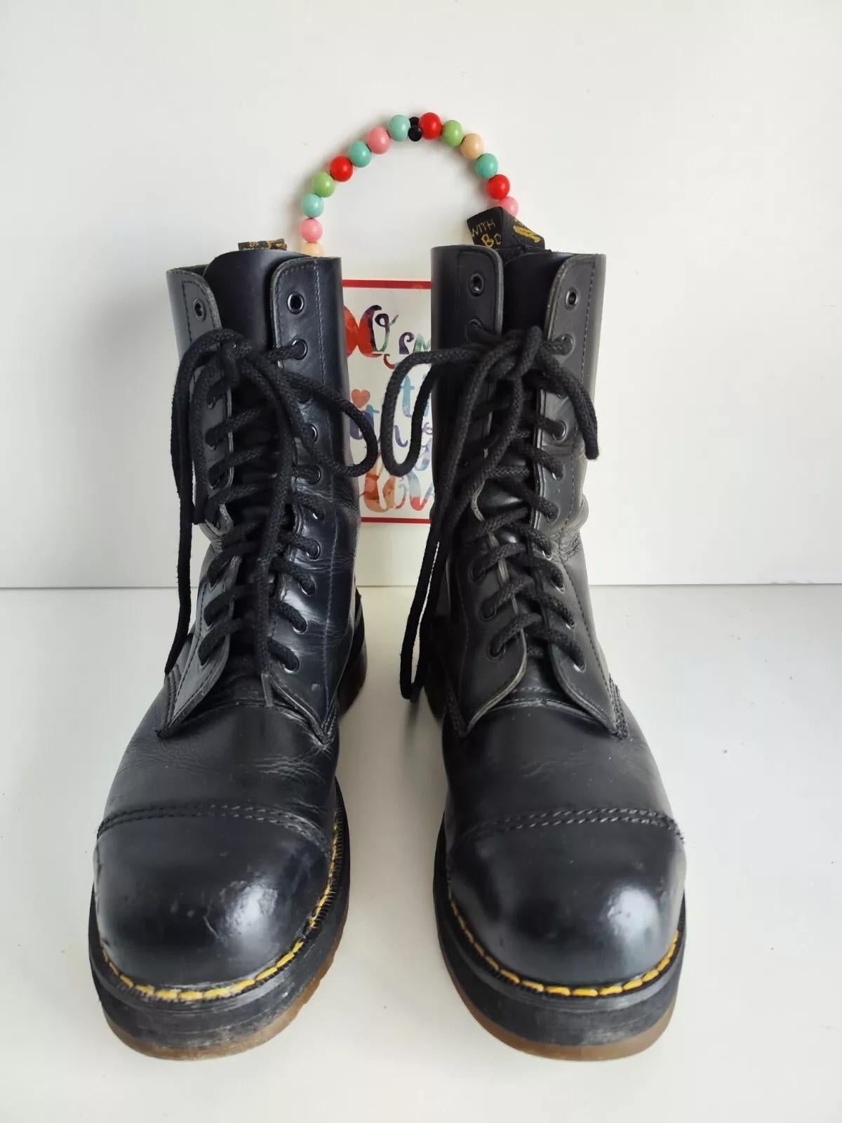 Dr Martens 2b34 1490 10 Eye Black England Vintage Metal Toe Dr Martens 2b34 1490 10 Eye Black England Vintage Metal Toe