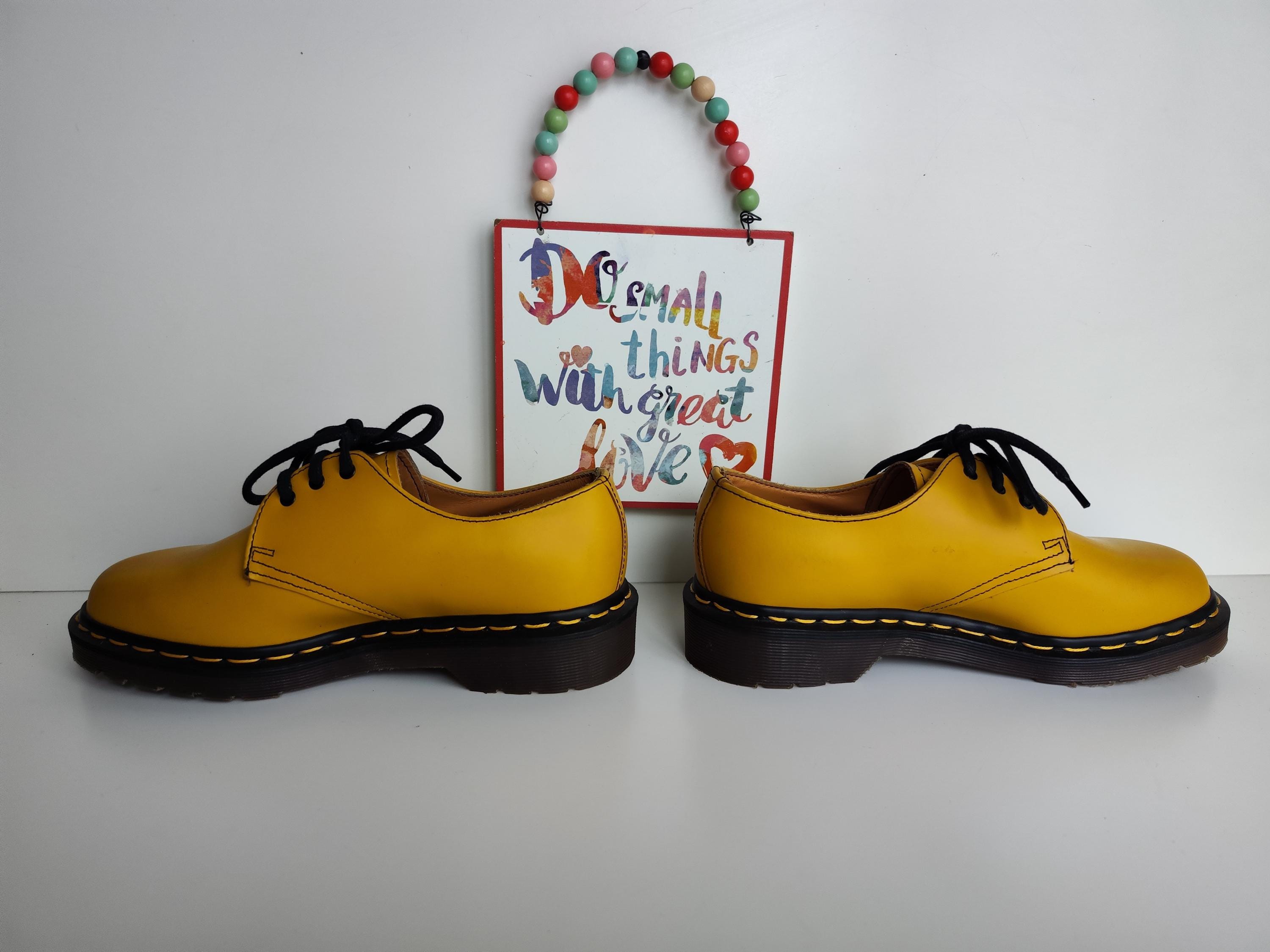 Dr Martens 1461 Yellow 3 Hole Vintage Oxford MIE England  display picture 1