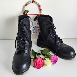 Dr Martens 1490 10 hole eye black vintage england boots metal toe UK5 EU38 US7