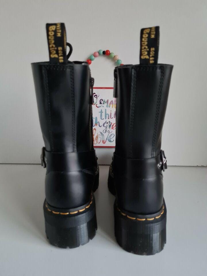 Dr Doc Martens Jadon Hi Stud Buckle Strap Platform Quad Dr Doc Martens Jadon Hi Stud Buckle Strap Platform Quad