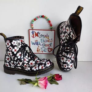 Dr Martens 1460 england daisy black white floral ankle boots UK5 EU38