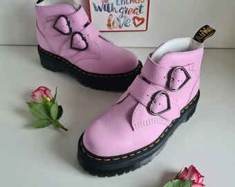 新品-Dr. martens×LAZY OAF コラボ-PINK-当日発送-レア Are The Dr. Martens x Lazy Oaf Boots Sold Out? You Can Still
