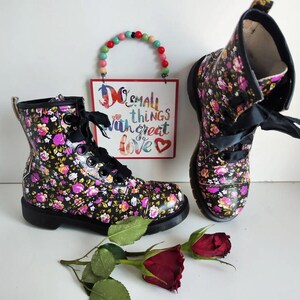Dr Martens 1460 8 hole floral Denise black boots UK6 US8 EU39