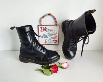 廃盤モデル　Dr.Martens 1490 SQUAREQUAD UK7 1490 Smooth Leather Mid Calf Boots in Black | Dr. Martens