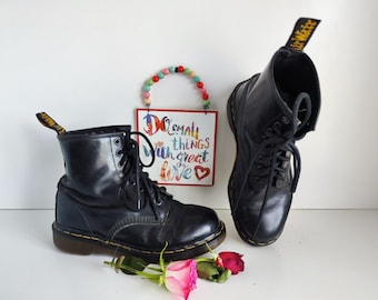 Dr Martens 1460 8 Hole 3A36 Brogue England Vintage Boots UK4 EU37