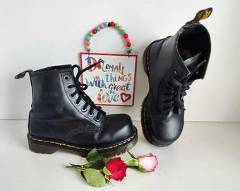 Dr. Martens 黒 コーディネート詳細
