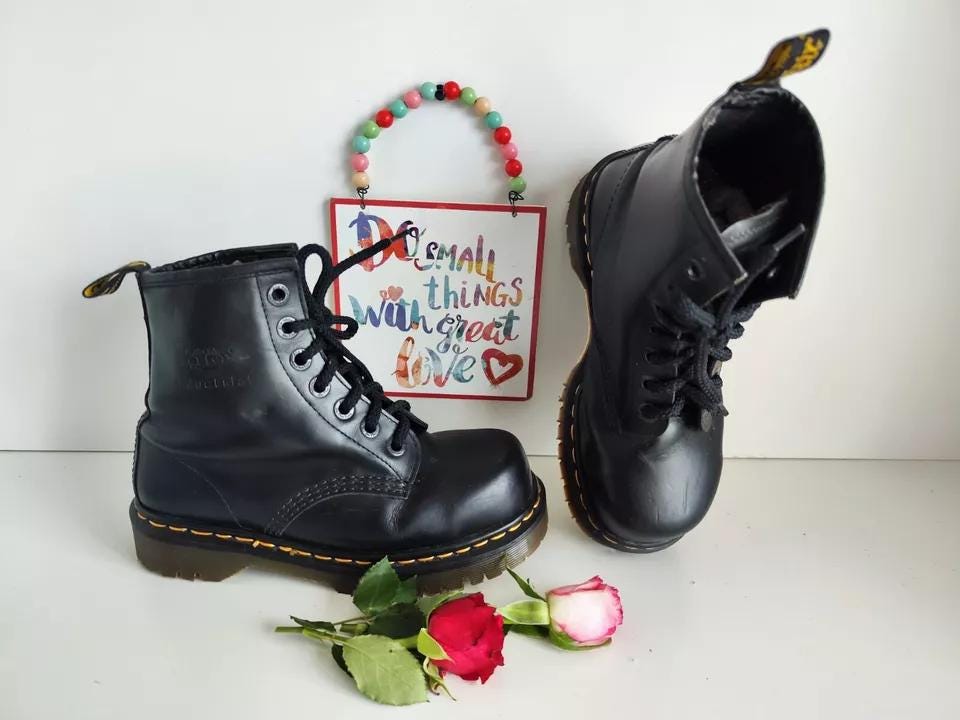 Dr Martens 1460 7 Hole Black Metal Toe Vintage England Boots UK4