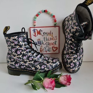 Dr Martens Pascal 1460 8 hole flowers floral ankle boots UK5 EU 38 US 7