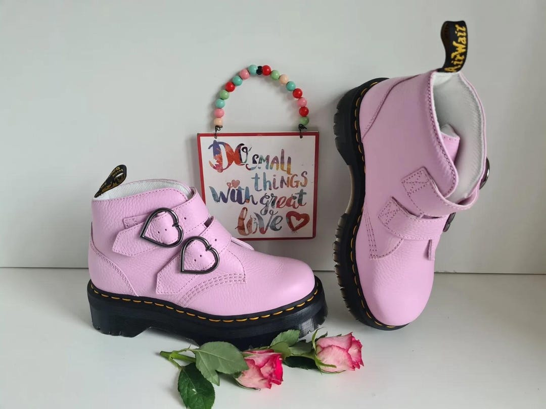 新品-Dr. martens×LAZY OAF コラボ-PINK-当日発送-レア 新品-Dr. martens×LAZY OAF コラボ-PINK-当日発送-レア