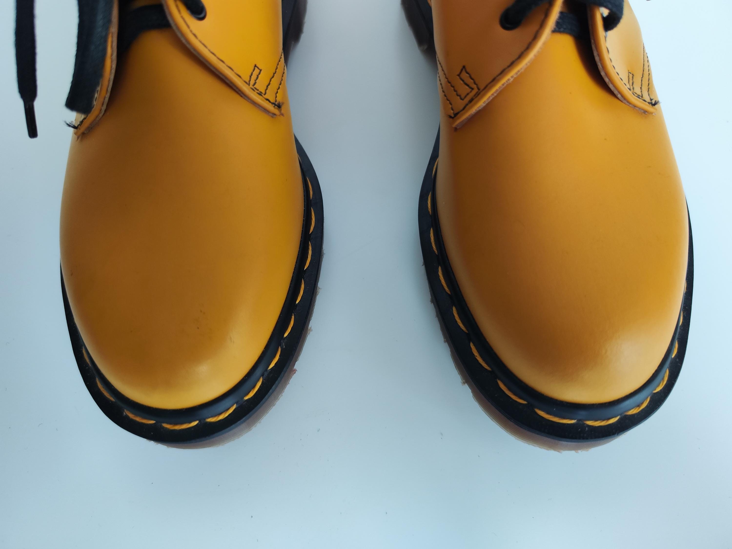 Vtg Dr Marten Doc Martens Cap Toe Oxford Shoe England Yellow Trim UK 7 US 8 Dr Martens 1940 Mens Steel Toe Cap Boots Vintage Punk Size  main image 4