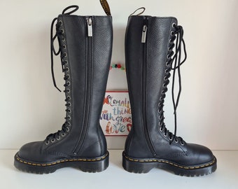 国内配送 Dr Martens WMNS 1B60 BEX 20 EYE BOOT BLACK Amazon.com: Dr. Martens Women's 1B60 Boot, Black, 6 US Women