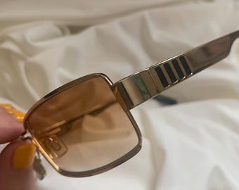 Gold HUMMER Sunglasses! - H331