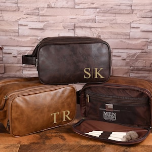 Personalized Groomsmen Leather Toiletry Bag, Custom Men&#39;s Leather Travel Dopp Kit, Anniversary Gift, Groomsmen Gift, Men&#39;s Leather Accessory