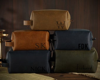 Gepersonaliseerde leren toilettas voor heren, bruidsjonkers lederen dopp-kit, afstudeercadeau, getuige, jubileumcadeau, leren herenaccessoire