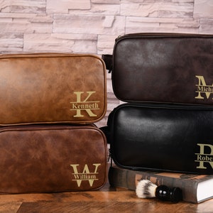 Personalized Men&#39;s Leather Toiletry Bag, Custom Groomsmen Leather Travel Dopp Kit, Groomsmen Gift, Anniversary Gift, Men&#39;s Leather Accessory