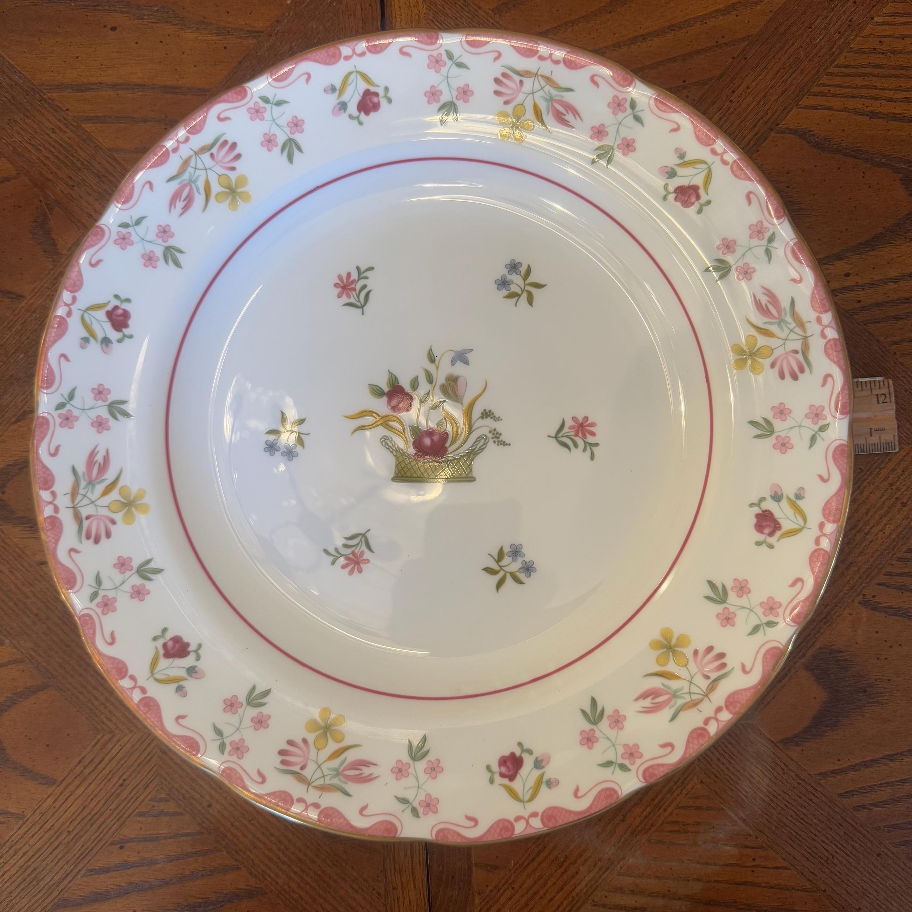 Wedgwood - Diverses pièces de vaisselle (18) - Porcelaine