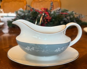 Royal Doulton REFLECTION TC1008 Gravy/Sauce Boat  Attached Stand 8.5 Inch Oval Shape