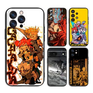 Può includere: Una collezione di custodie per telefoni con illustrazioni in stile anime. Le custodie presentano vari design di personaggi in colori vivaci, alcune con testo. Le custodie sono progettate per diversi modelli di telefoni.