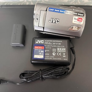 JVC EVERIO GZ MS100ER Digital Camcorder Compact 35x Zoom Video Camera Silver