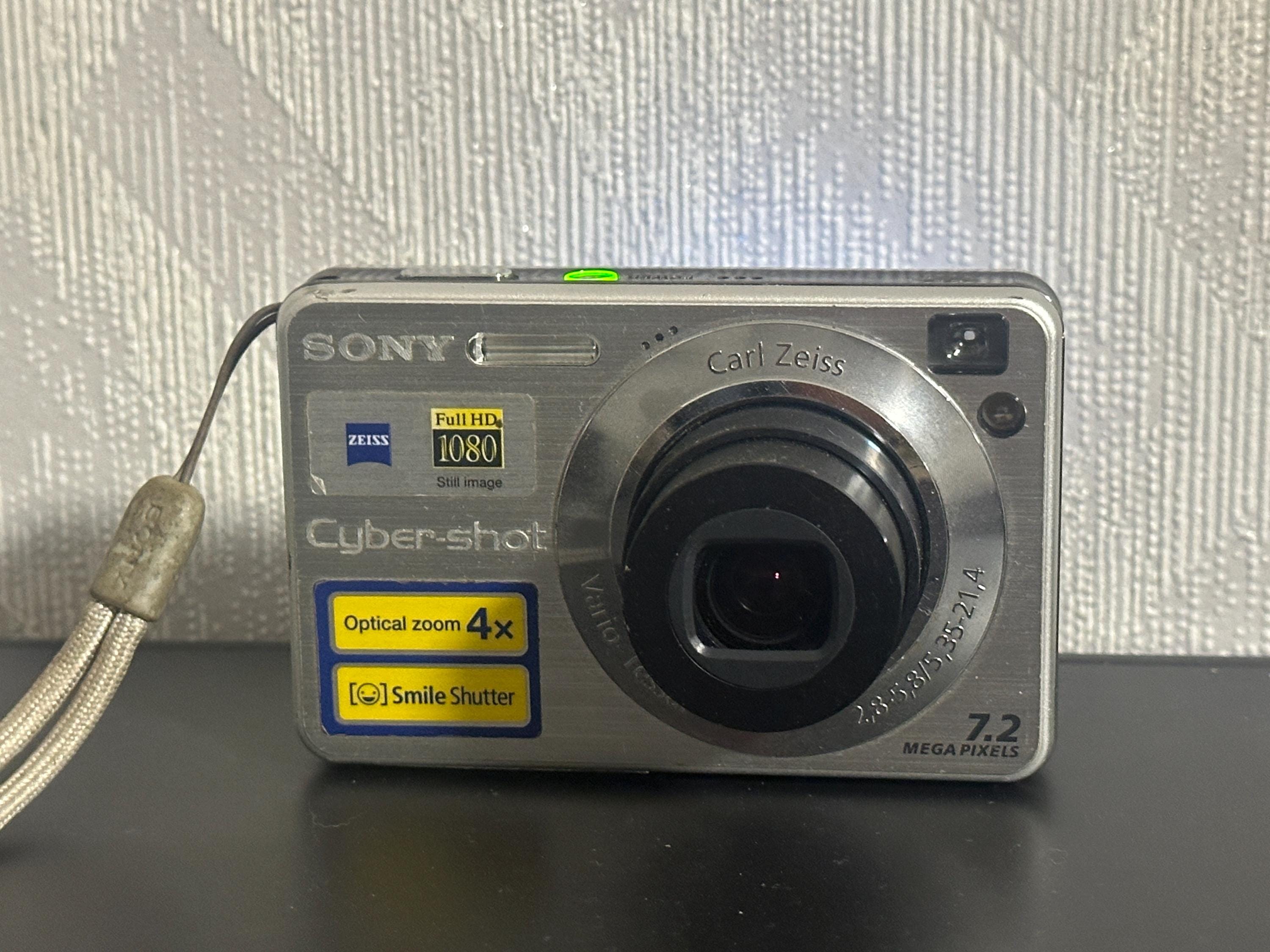 Sony Cyber-shot DSC-W110 シルバー Sony Cyber-shot DSC-W110 7.2MP Digital Camera - Silver for
