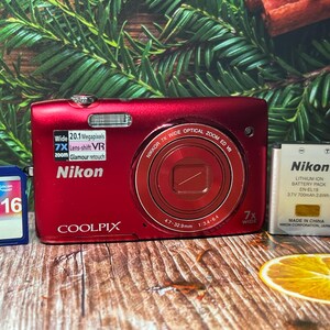 Nikon COOLPIX S3500 赤 s-l400.jpg