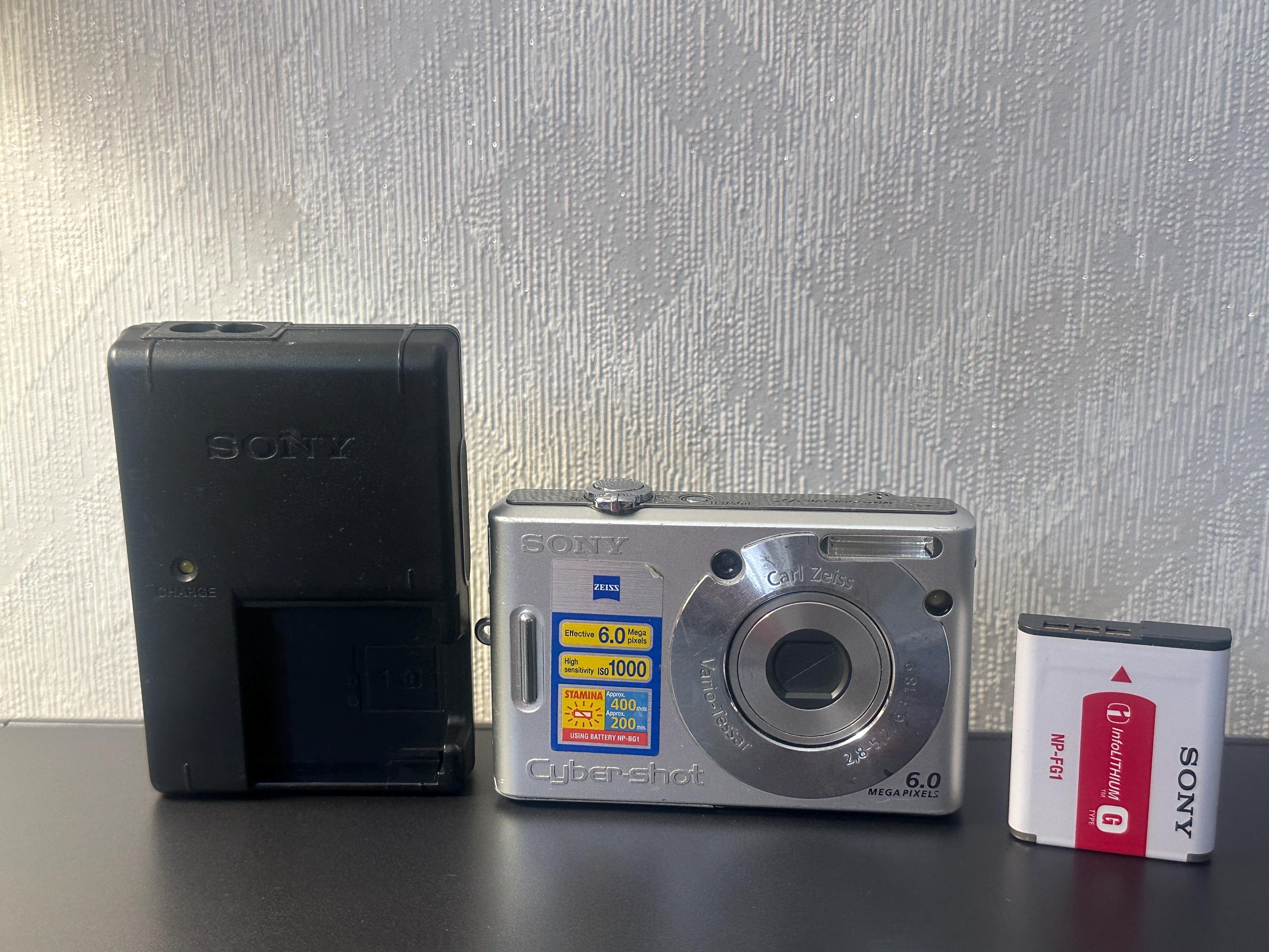 カメラ 【動作確認済】SONY Cyber-shot DSC-W30 日本語機能なし
