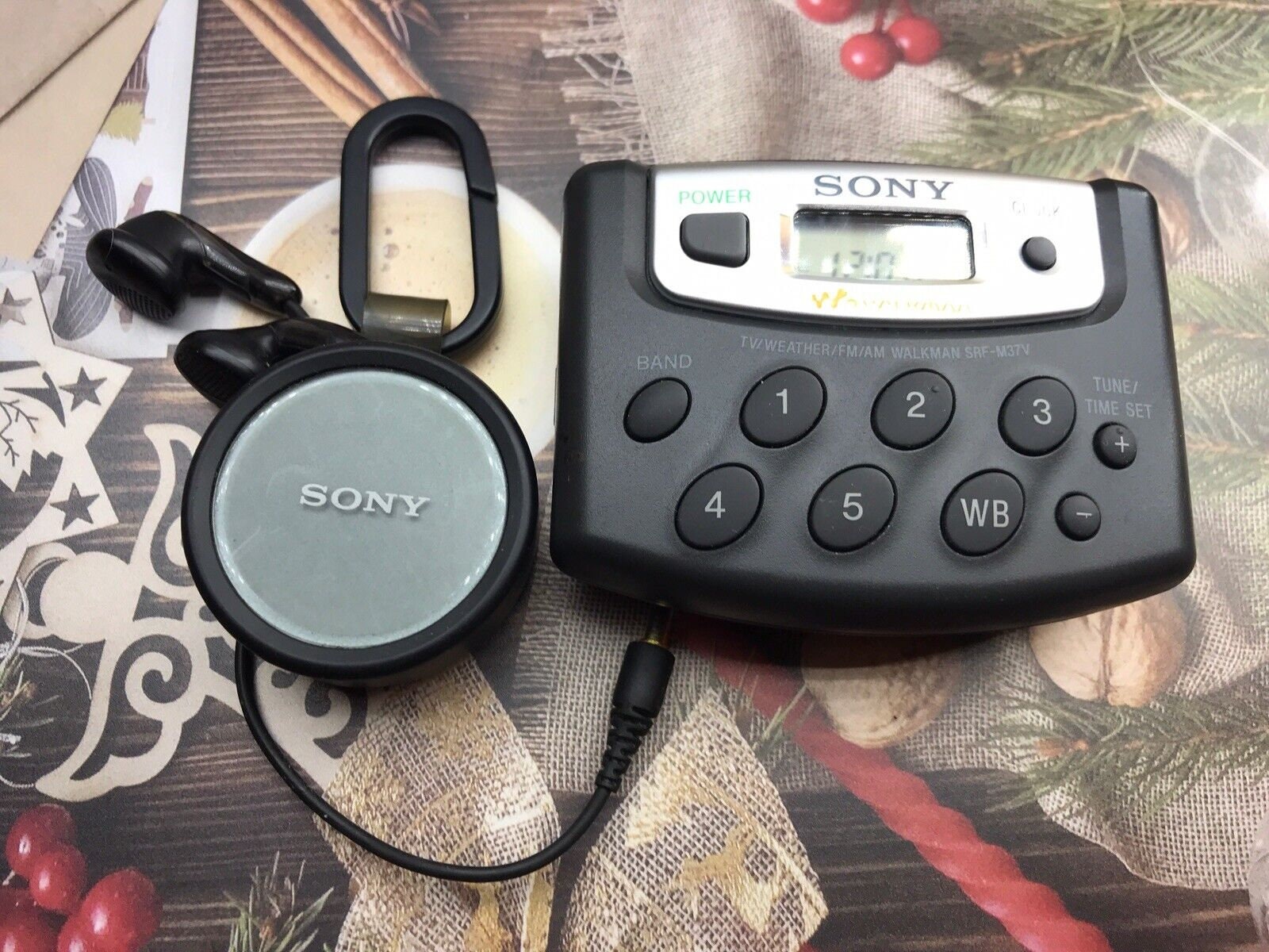 Vintage Sony Walkman SRF-M37V Portable AM/FM Weather Radio Headphones ...