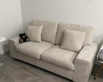 Chenille Recliner Sofa in einem modernen Wohnzimmer mit Space Spring Kissen und einem abnehmbaren Sofa Bezug