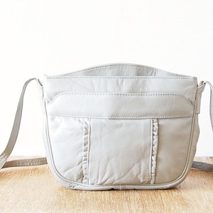 Grey Leather Bag Woman Gray Crossbody Bag Vintage Medium Cross Body Bag Simple Pleated Purse Preowned Leather Bag Everyday Practical Handbag