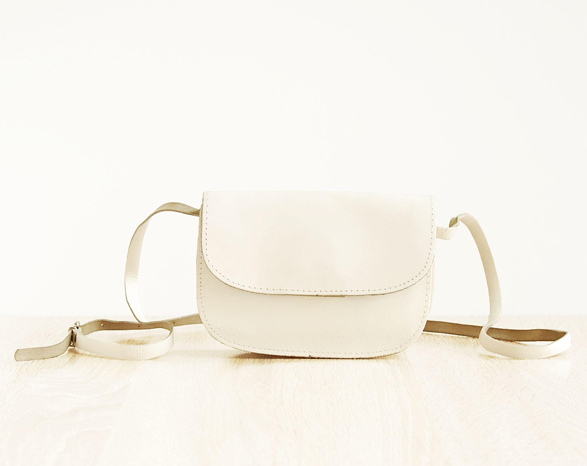Cute small white purse hotsell