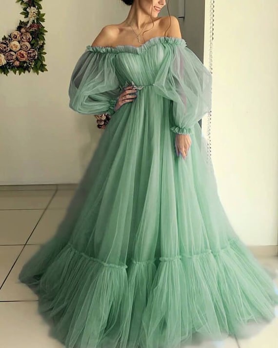 green emerald velvet dress Luxury Long A-Line V-Neck Beads Tulle Glitter Wedding Dress with Cap Sleeves main image 0