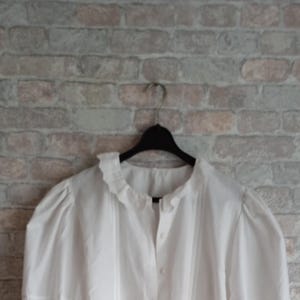Vintage Austrian lace blouse with puff sleeves | Retro Style white cotton shirt | size 42 Victorian blouse white with cotton lace