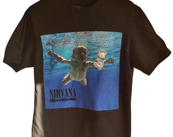 Nirvana Nevermind-T-shirt maat S | T-shirt met zwarte band | Shirt met grunge-rots | Katoenen T-shirt met grafische print | Y2K Streetwear-top