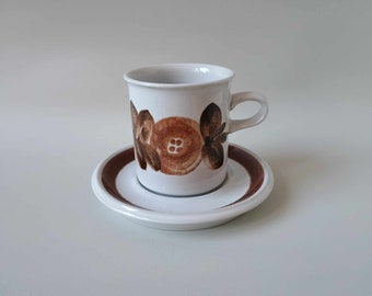 ROSMARIN Arabia - Tall Coffee Cup & Saucer - Hand Painted - ROSMARIN Arabia Finland - Ulla Procopé - 1970s
