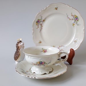 KPM Berlin Royal Ivory Trio – Cup, Saucer & Dessert Plate, Floral