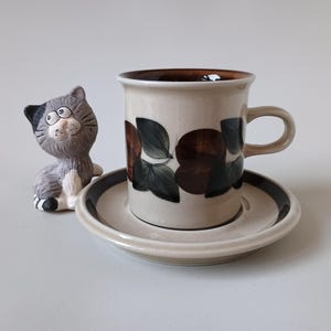 Arabia RUIJA - Tall Coffee Cup & Saucer - Hand Painted - Arabia Finland RUIJA - Ulla Procopé - 1975-1981