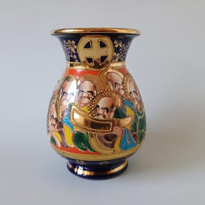 Vintage Japanese Satsuma-Style Vase – &quot;1000 Faces&quot; Hand-Painted Cobalt & Gold Porcelain