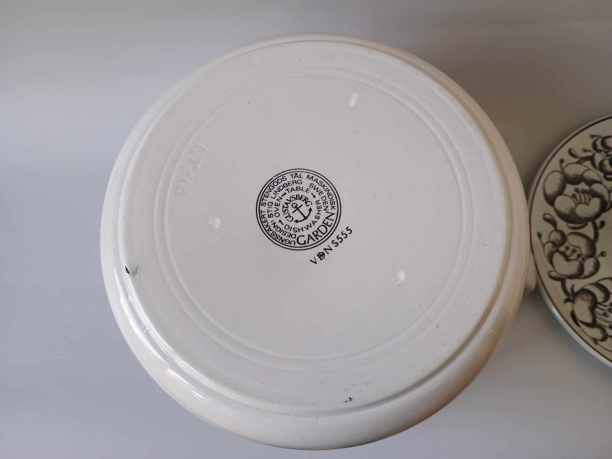 GARDEN Gustavsberg Casserole With Lid: Stig Lindberg Swedish