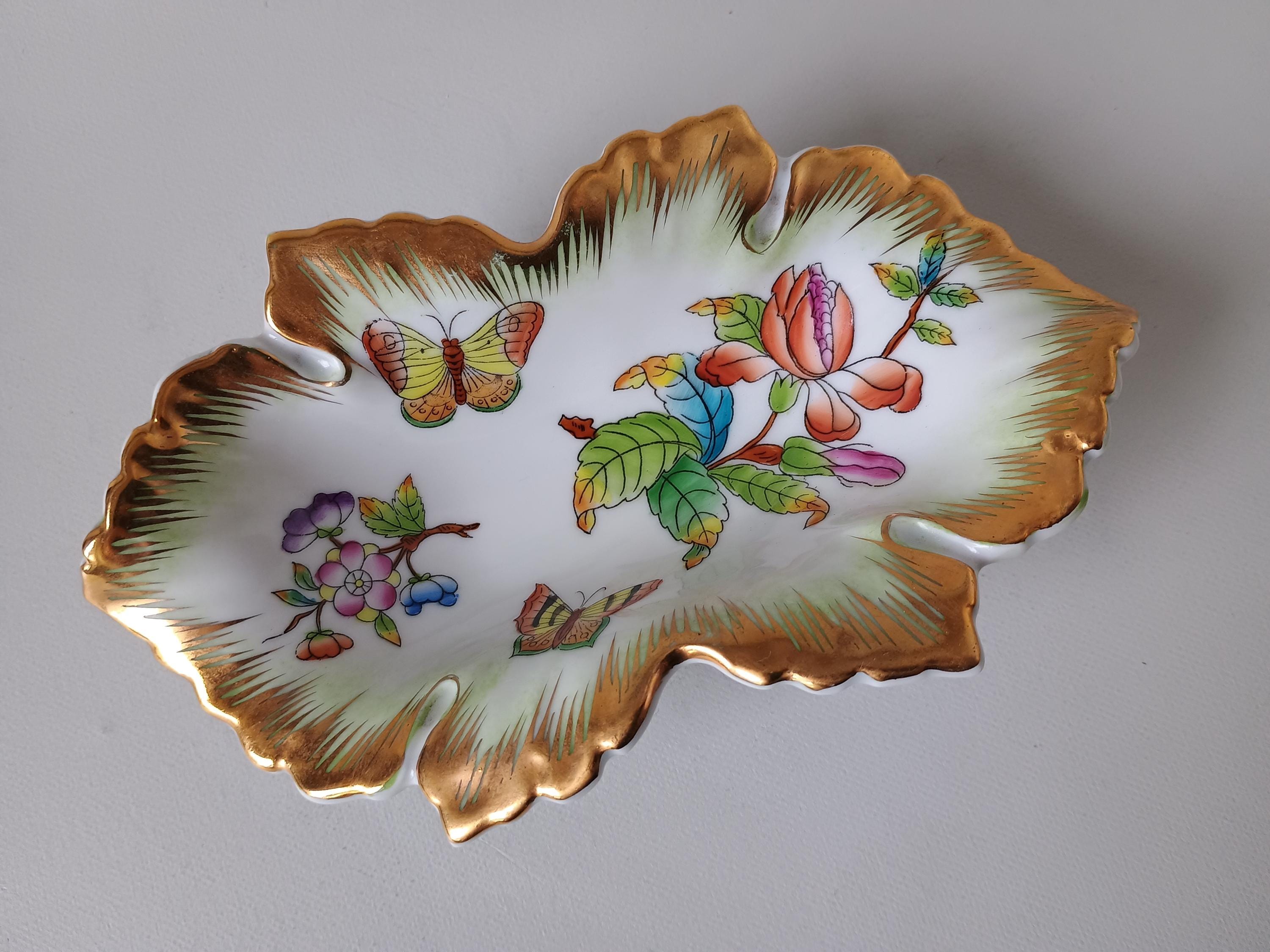 Herend Queen Victoria Leaf Dish: Hand-painted Porcelain Trinket