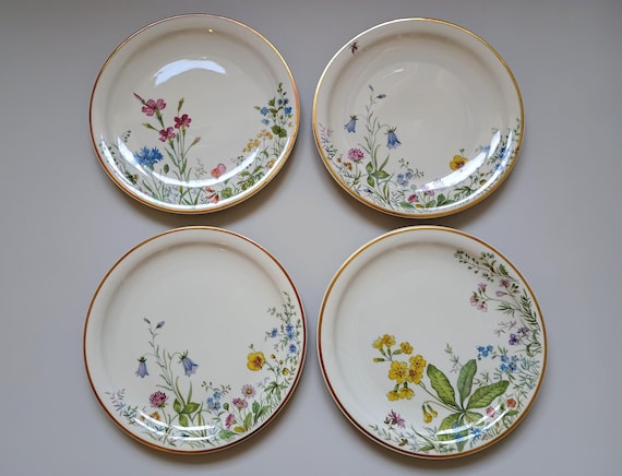 K&A Krautheim Selb Bavaria Plate: 1950s Wildflower Porcelain with Gold Trim (D-19,5 cm)