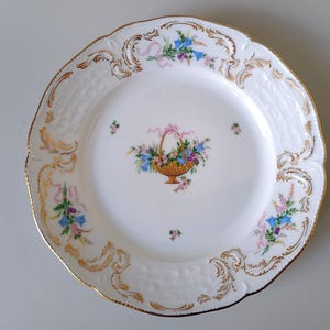 Rosenthal Sanssouci Cake Plate: Flower Basket, Ribbons, Scalloped (D-17.8 cm)