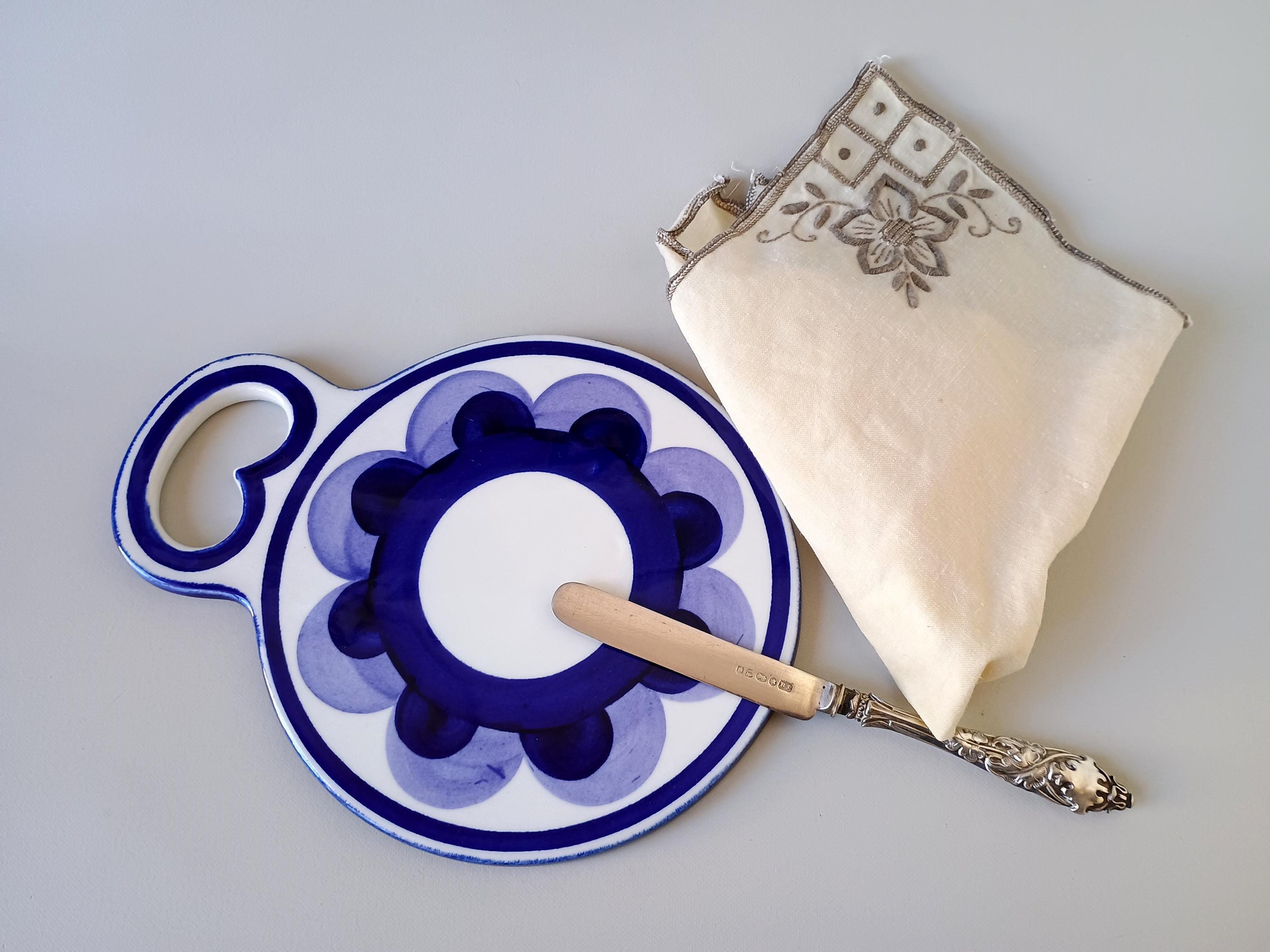 Arabia PAJU (willow) Round Ceramic Cutting Board Anja Jaatinen