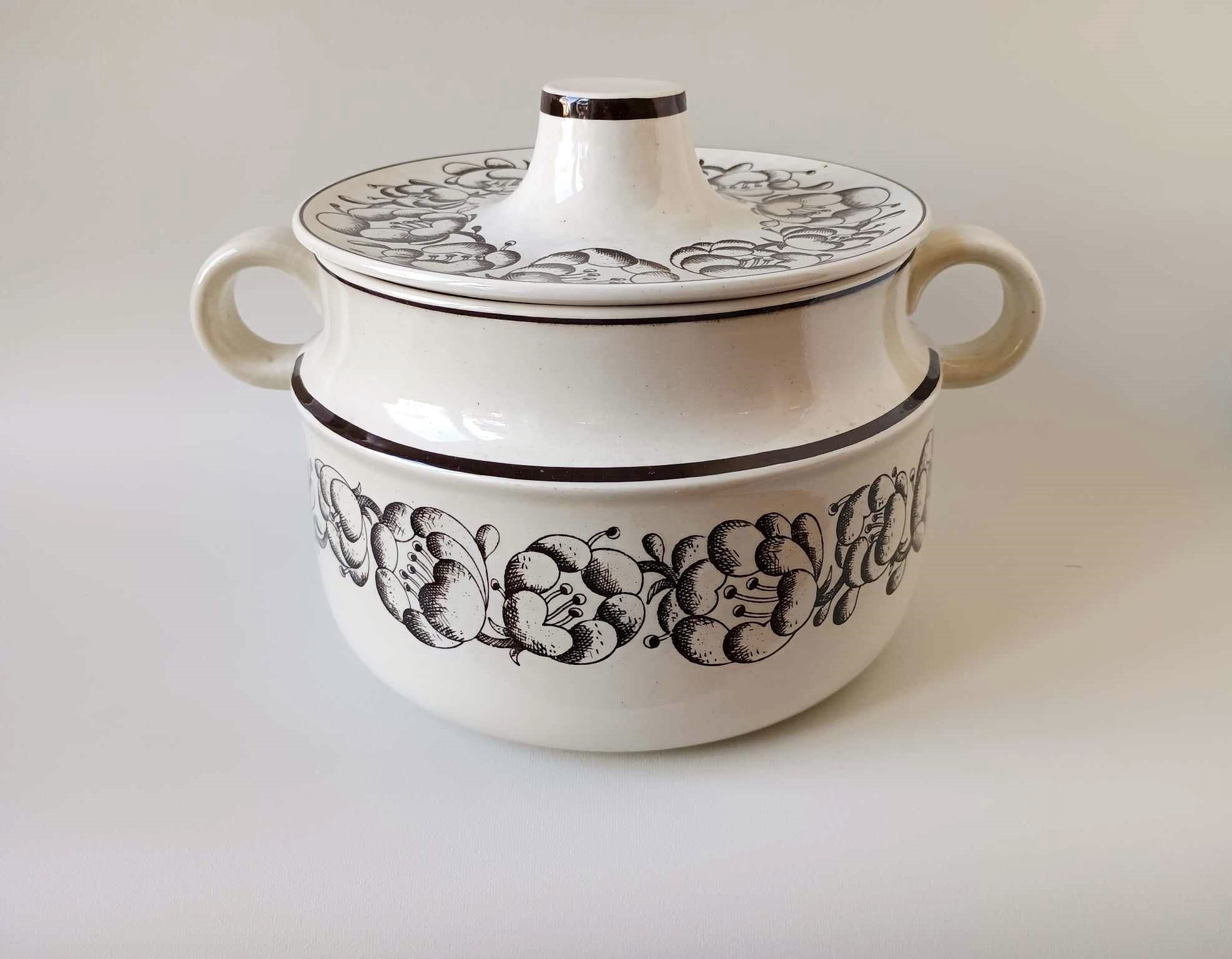 GARDEN Gustavsberg Casserole With Lid: Stig Lindberg Swedish