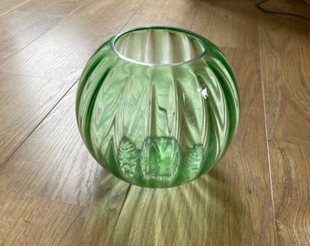 Grüne Kugel Vase