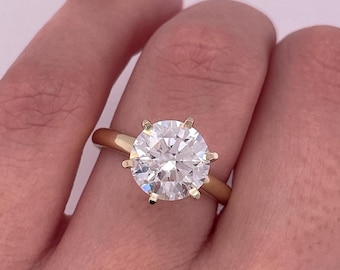 Anello di fidanzamento con diamante da 4 carati creato in laboratorio: taglio rotondo, oro giallo 14k