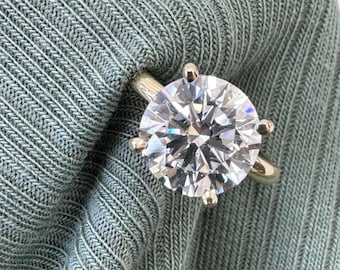 3 Carat Round Cut Lab Grown Diamond Engagement Ring: 14k Gold Solitaire