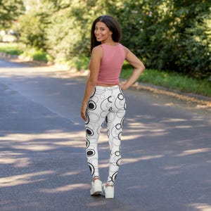 Stylish Yoga Pants, Fitness Wear, Loungewear, Activewear, Trendy Black and White Leggings
