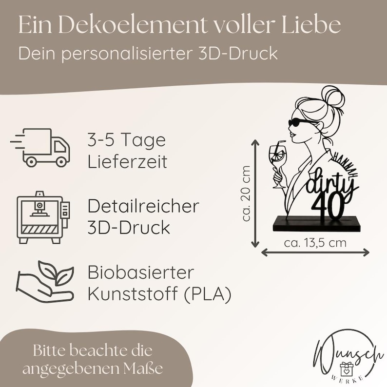以下が含まれることがあります： 「dirty 40」の文字とカクテルを持つ女性のシルエットが描かれた、黒色の3Dプリント装飾品。ベースは約13.5cm幅、高さ20cm。バイオベースプラスチック製。