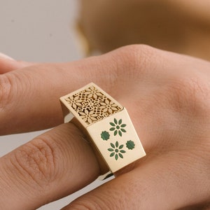 Malachite Blooming Flower Statement Ring, Fine Handmade Maximalist Jewelry, 14K Solid Gold Chunky Cool Ring, Unique Summer Wedding Gift
