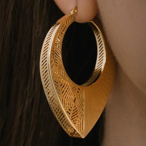 Brincos de argola grandes geométricos Cosmos, joias finas feitas à mão, brincos de argola em ouro maciço 14K, presente de casamento de verão exclusivo para ela